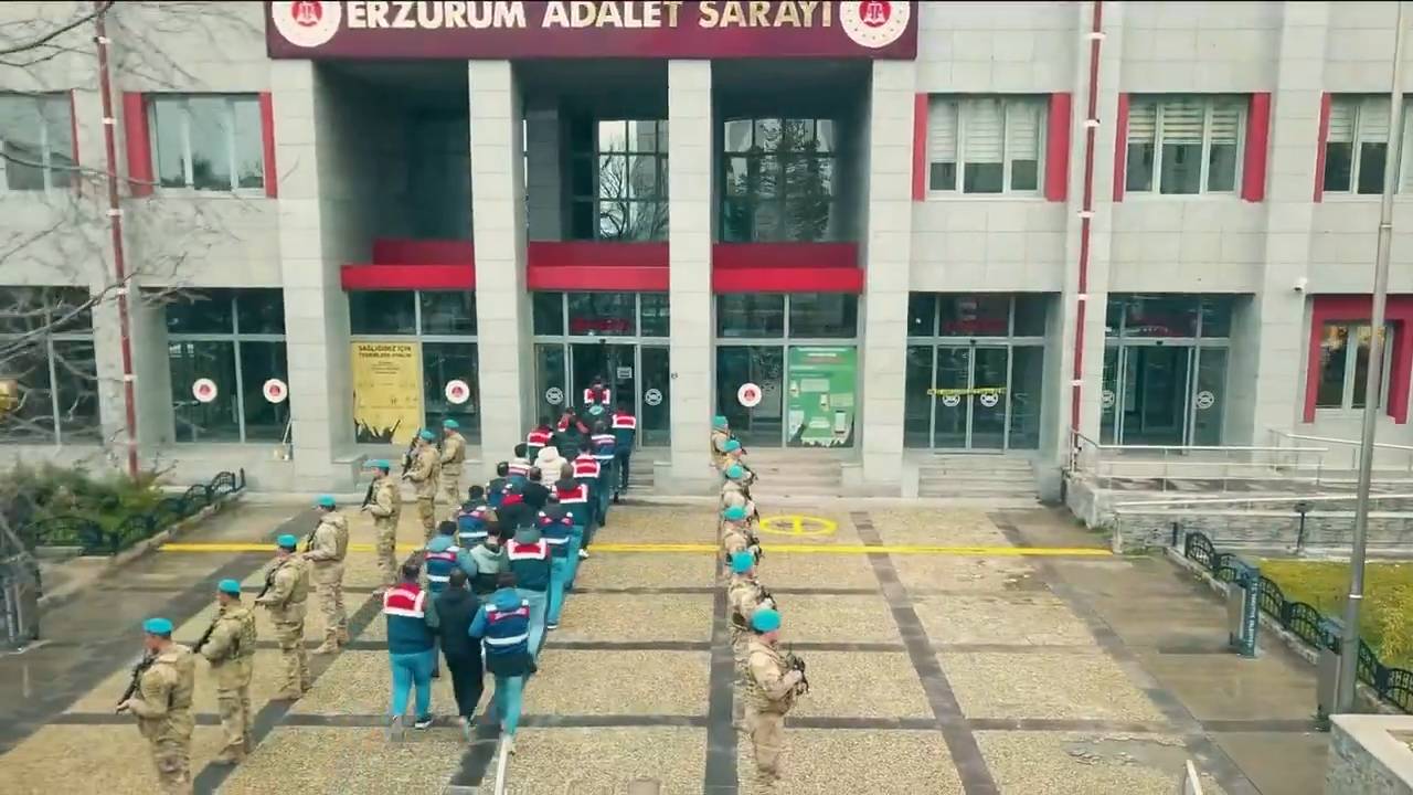 Jandarmadan 18 ilde eş zamanlı operasyon; terör örgütü IŞİD üyesi 54 şüpheli yakalandı!