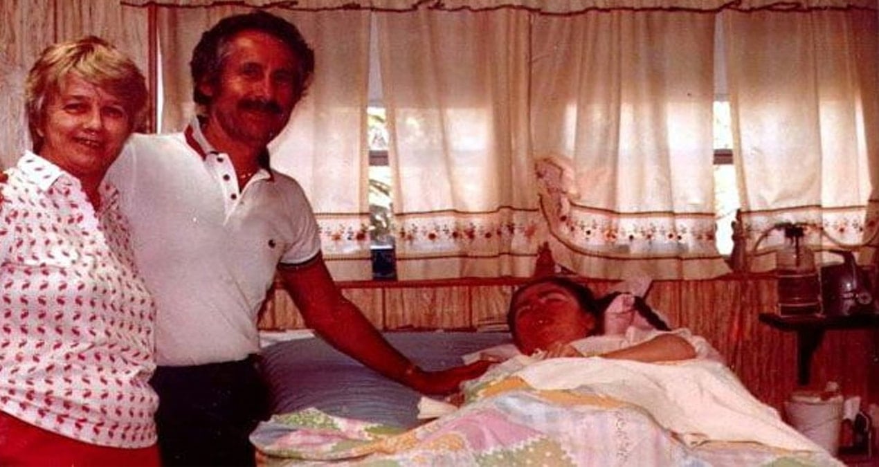 42 yil komada kaldi mezar tasina yazdirdigi 3 kelime herkesi aglatti 8H2CKhCN