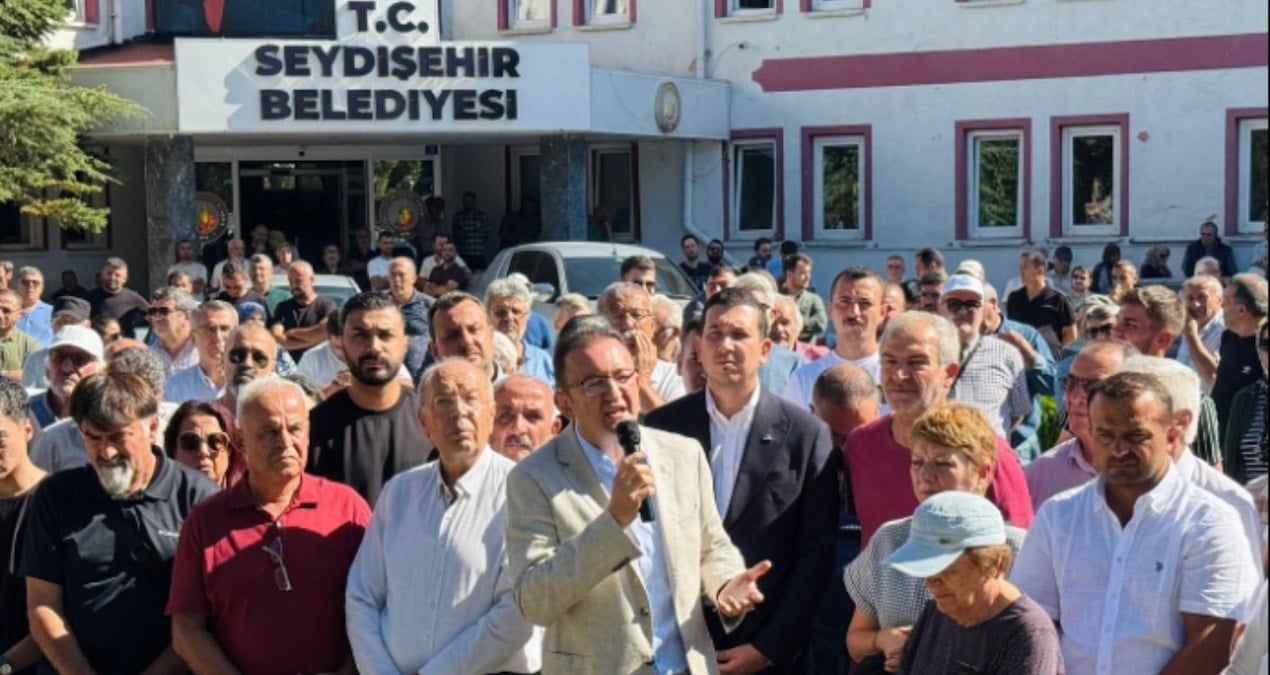 baskan chpden akpye gecmisti belediye onunde eylem xYTzNwRF