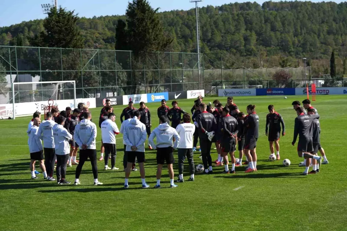 a milli futbol takimi gurcistan maci hazirliklarini tamamladi xaxU53T3.jpg