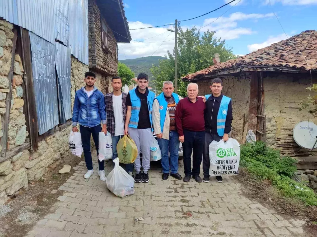 kopenez koyundeki yangin magdurlarina yardim eli BrSVLM7Q.jpg