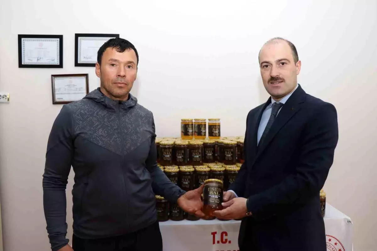 organik bal ureticisinden ihtiyac sahiplerine bagis AYr9KDMu.jpg