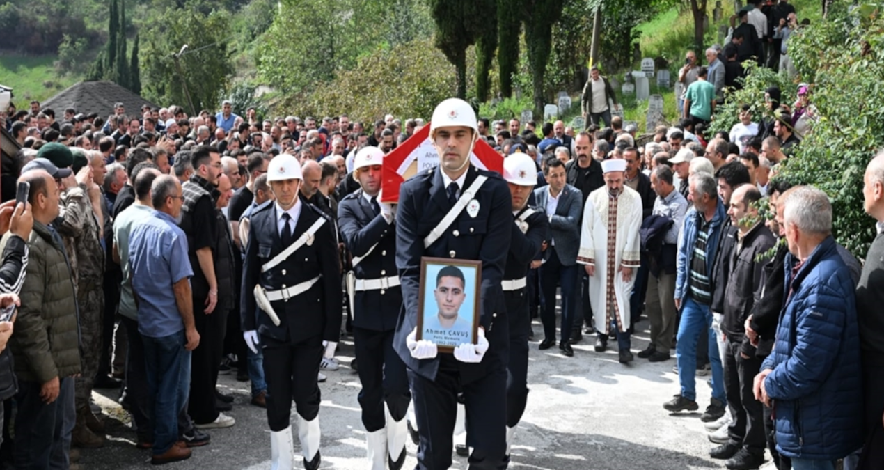 trabzonda ucuruma dusen polis memuru topraga verildi Afrewxjg