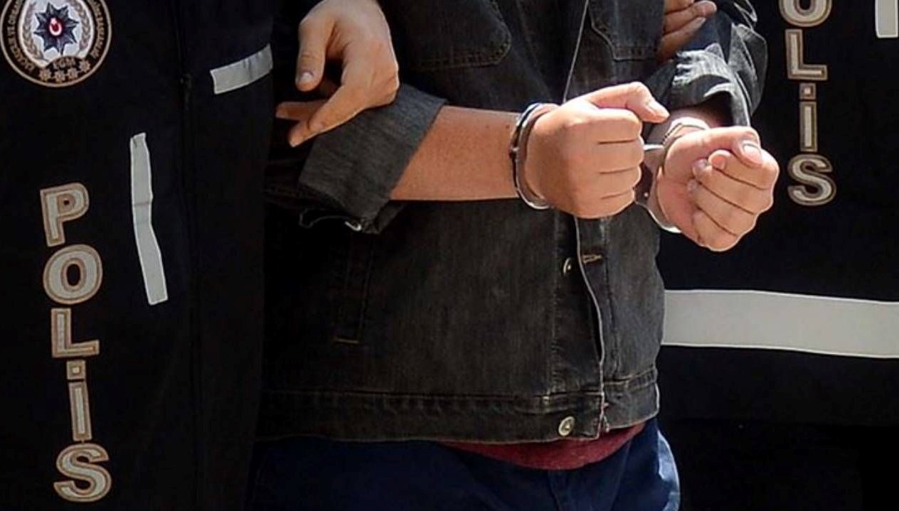 vanda uyusturucuyla yakalanan iranli tutuklandi PsEpyyzQ