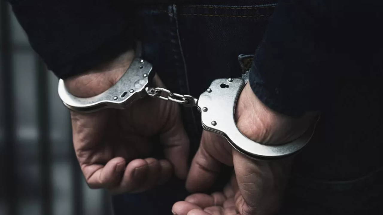 emekli polis uyusturucu sevkiyatinda sucustu yakalandi l3VTRAuT.jpg