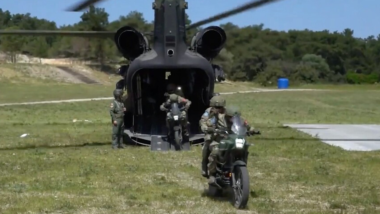 EFES-2026 Tatbikatı’nda Motosikletli Birliklerin Helikopterle Taşınması Dikkat Çekti