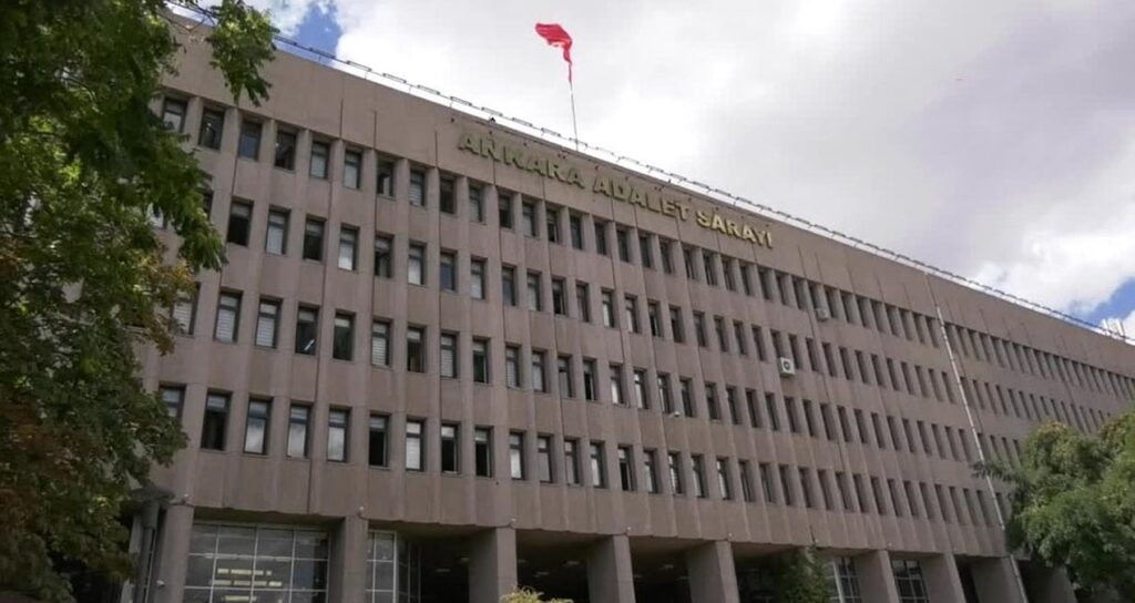 FETÖ Firarisi Cevheri Güven’e Bilgi Sızdırma Davasında Üç Polis Beraat Etti