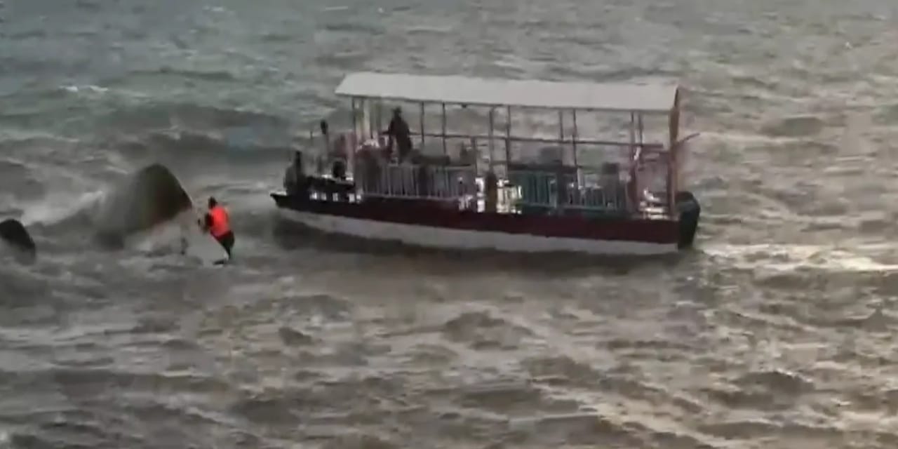 Hindistan’da Turistik Tekne Faciası: 9 Kayıp, 9 Ölü