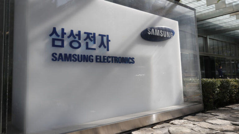 samsung-tarihi-kilometre-tasina-ulasti-1-trilyon-dolar-SdTOdniE